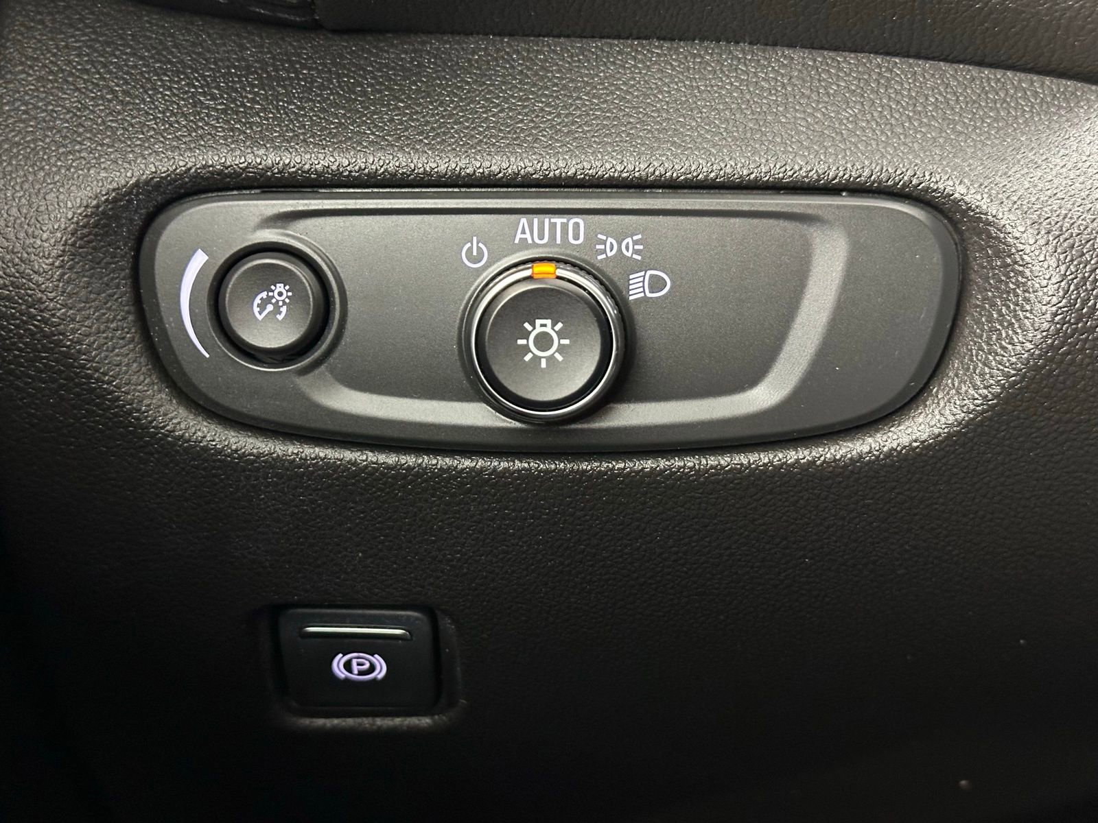 Used 2022 Chevrolet Blazer LT w/ Redline Edition AWD/4WD image 17