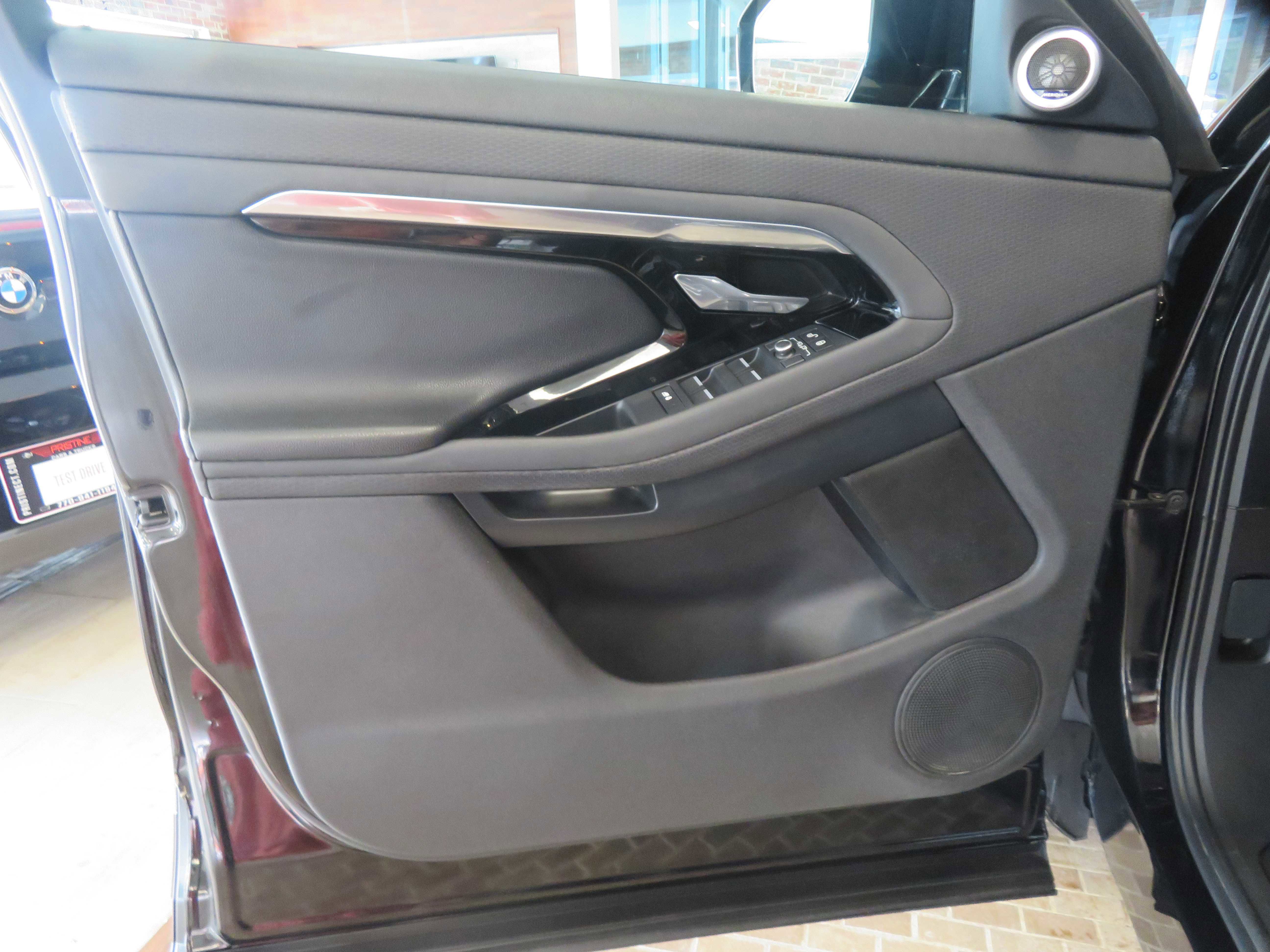 Used 2020 Land Rover Range Rover Evoque S image 13