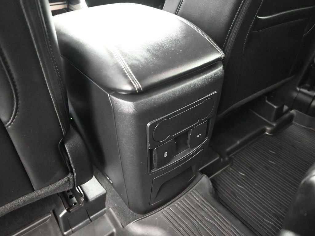 Certified 2022 Ford Explorer XLT w/ Equipment Group 202A image 21