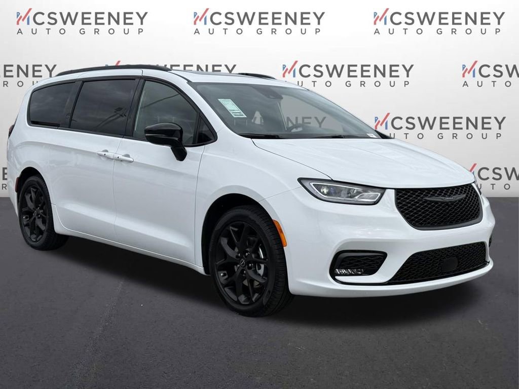 New 2026 Chrysler Pacifica Limited image 7