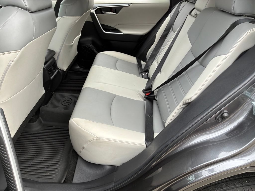 Used 2021 Toyota RAV4 XLE Premium FWD image 33
