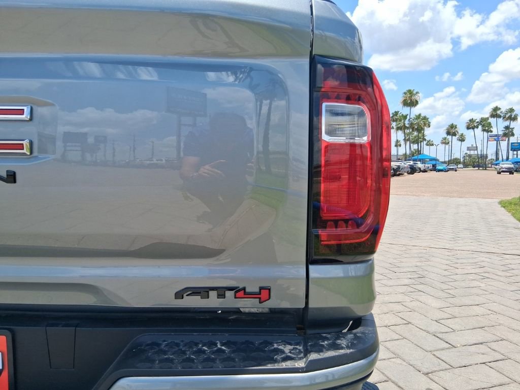 Used 2024 GMC Canyon AT4 w/ LPO, Off Road Lift Package AWD/4WD image 9