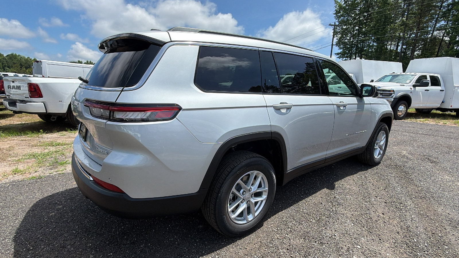 New 2026 Jeep Grand Cherokee L Laredo RWD image 8