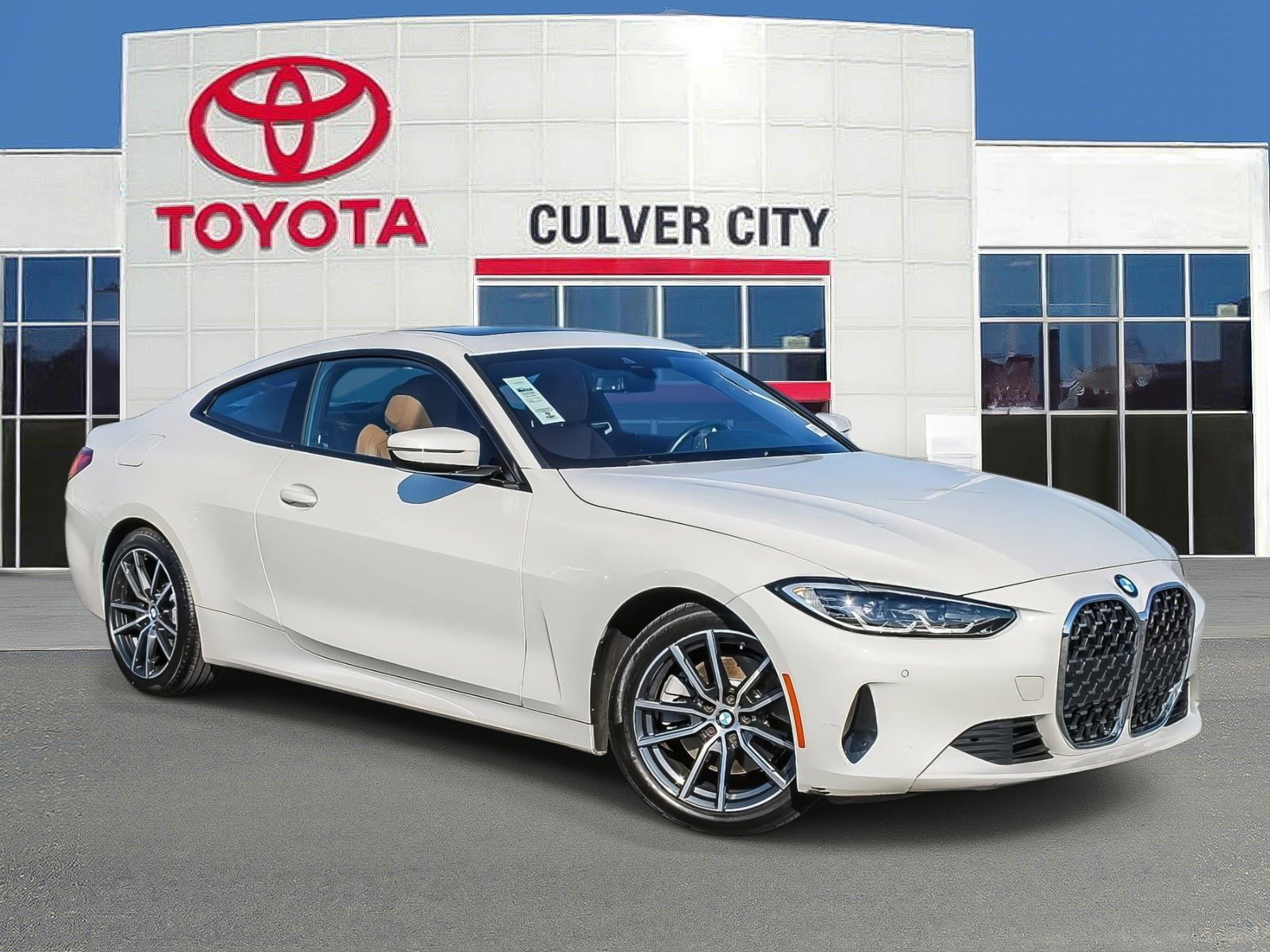 Used 2022 BMW 430i Coupe w/ Premium Package 2