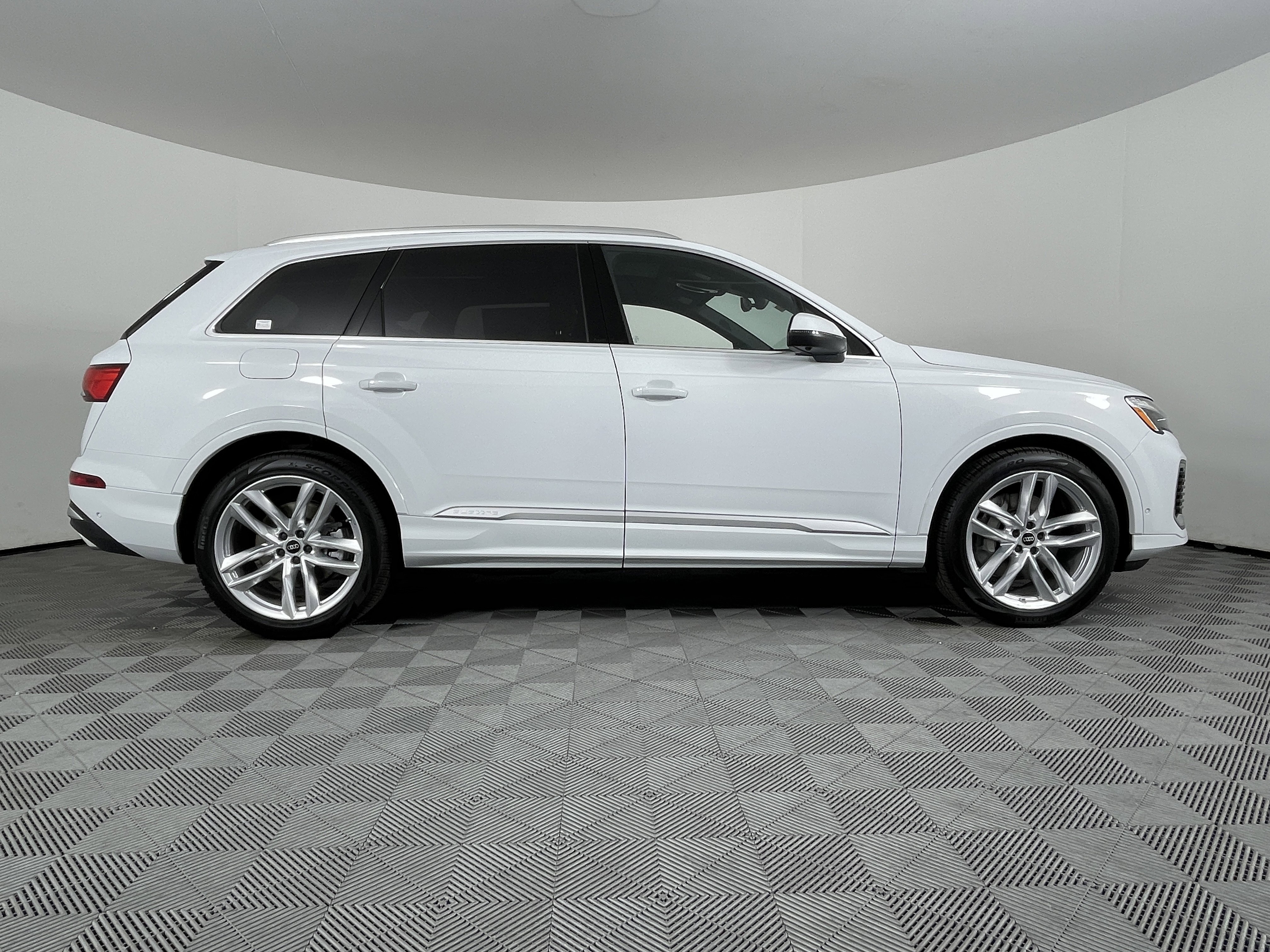 New 2025 Audi Q7 3.0T Premium Plus image 17