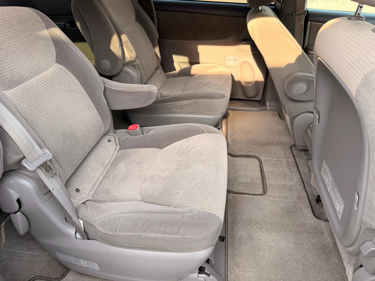 Used 2010 Toyota Sienna CE FWD image 9