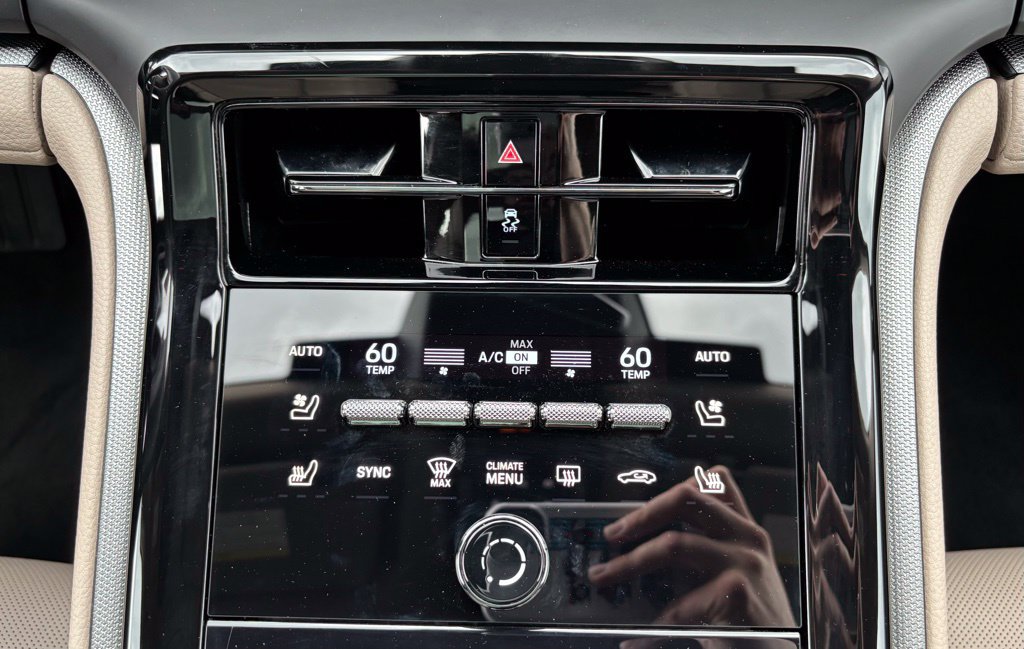 Certified 2025 Porsche Panamera 4 AWD/4WD image 27