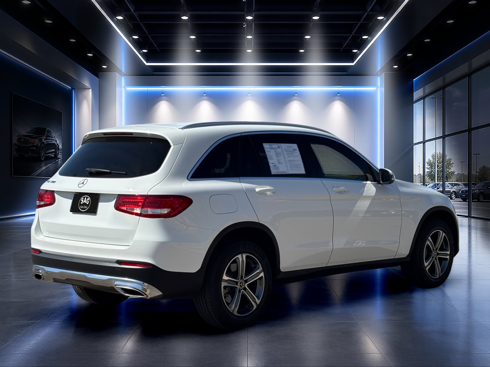 Used 2019 Mercedes-Benz GLC 300 image 4