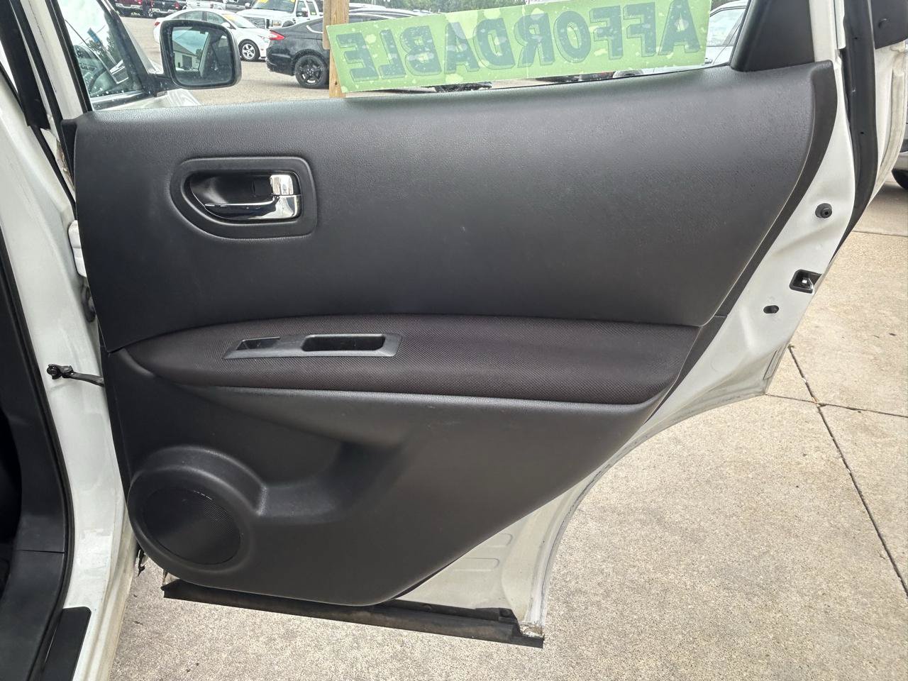 Used 2013 Nissan Rogue S AWD/4WD image 15