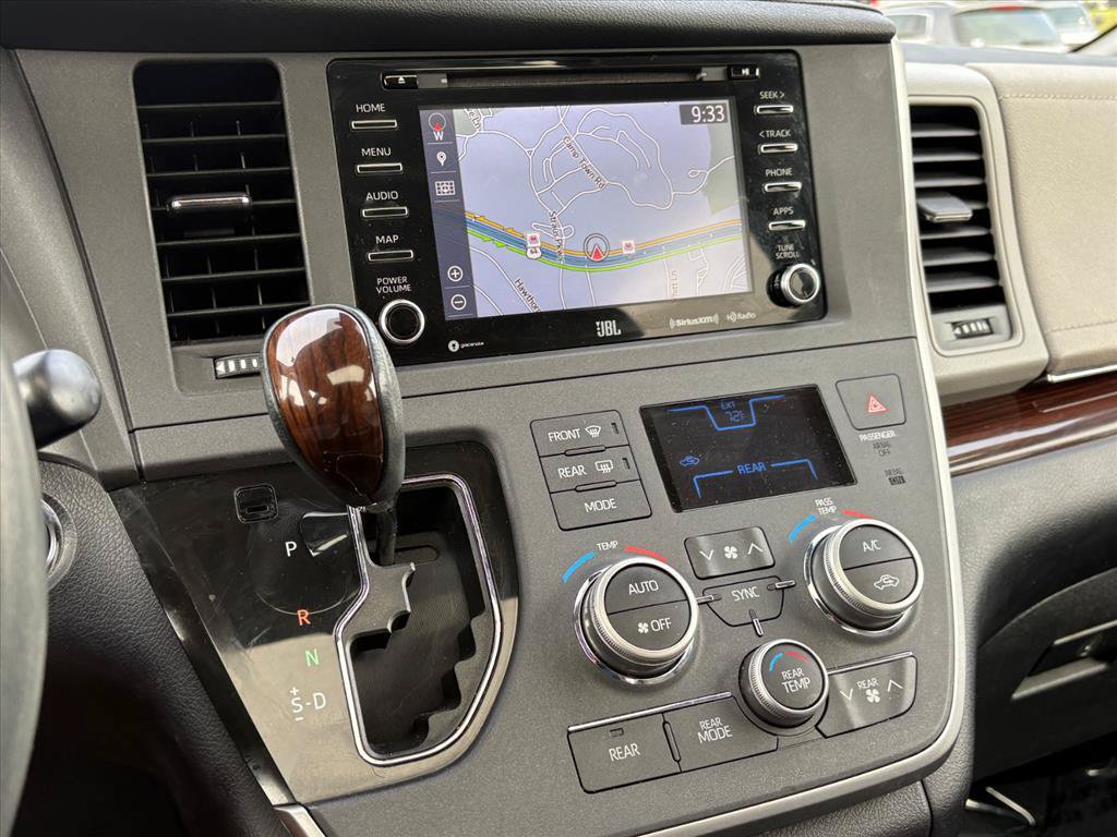 Used 2020 Toyota Sienna Limited Premium w/ Carpet Mat Package AWD/4WD image 10