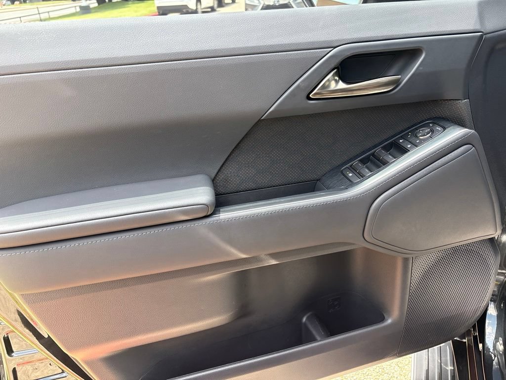 Used 2024 Lexus GX 550 w/ Accessory Package (Z1) AWD/4WD image 12