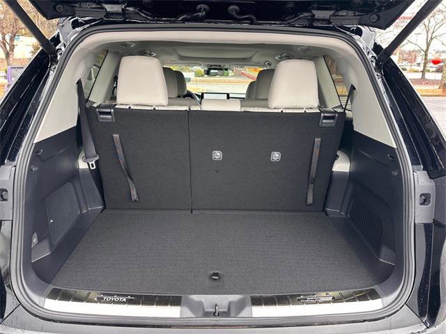 Certified 2025 Toyota Grand Highlander AWD Hybrid image 28