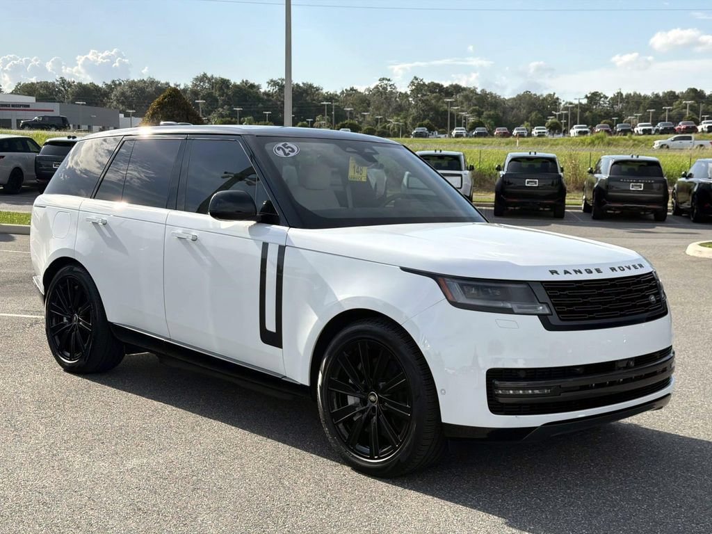 Used 2025 Land Rover Range Rover SE AWD/4WD image 7