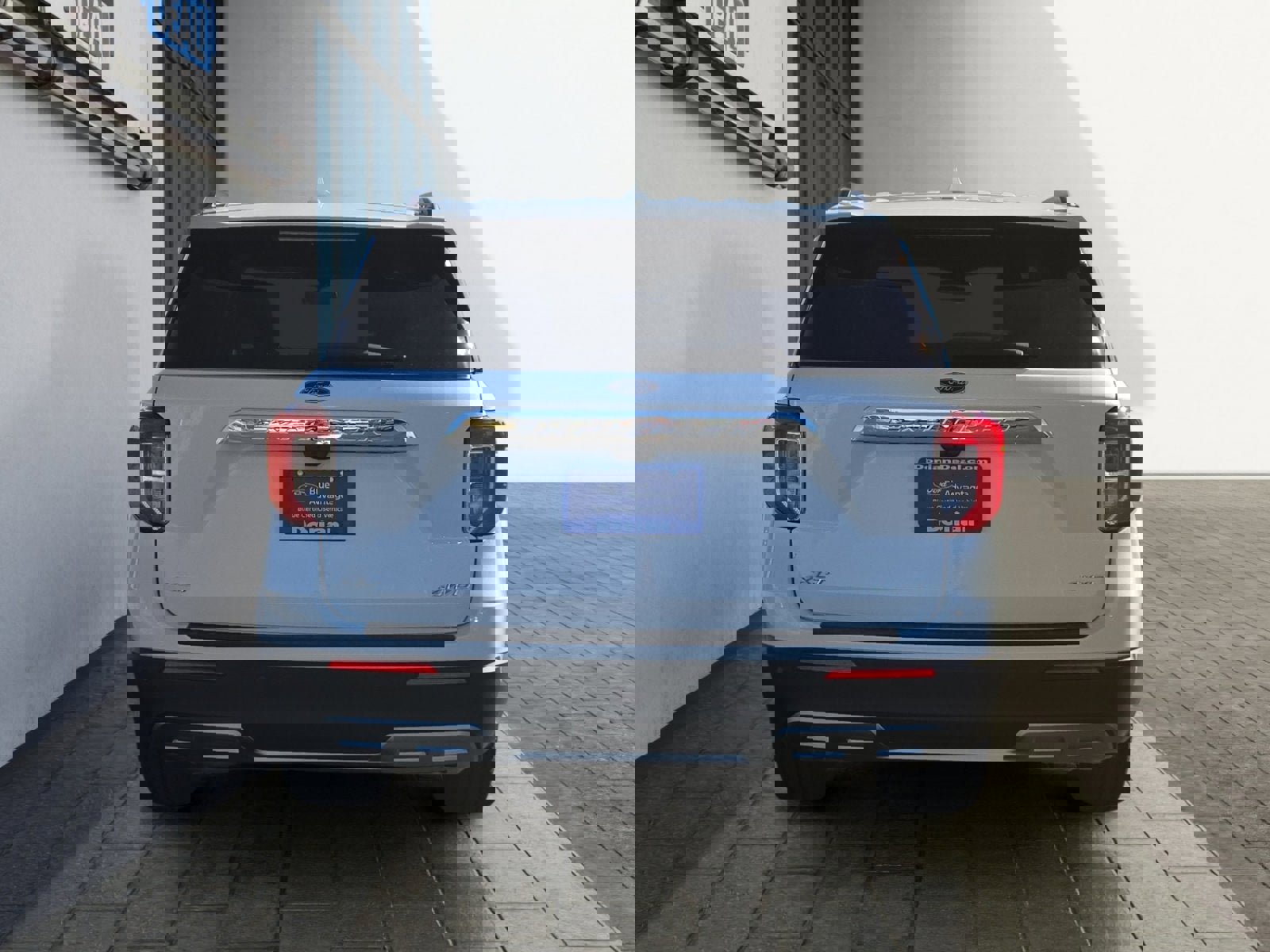 Certified 2022 Ford Explorer XLT w/ Equipment Group 202A image 4