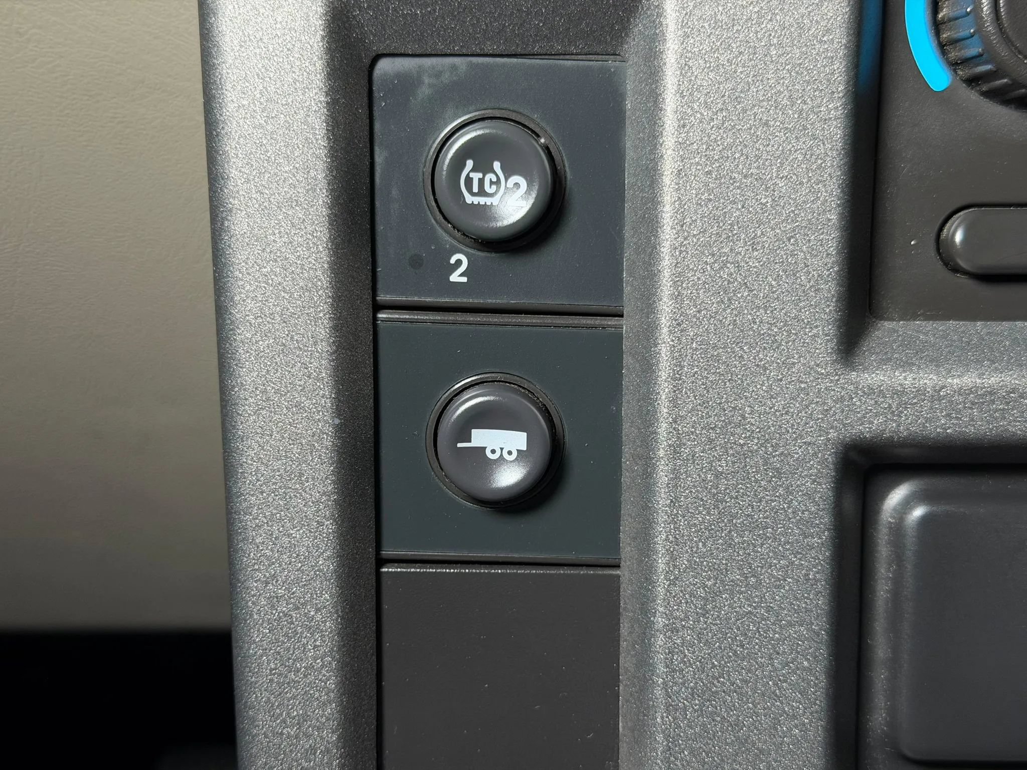 Used 2004 HUMMER H2 w/ Preferred Equipment Group AWD/4WD image 21