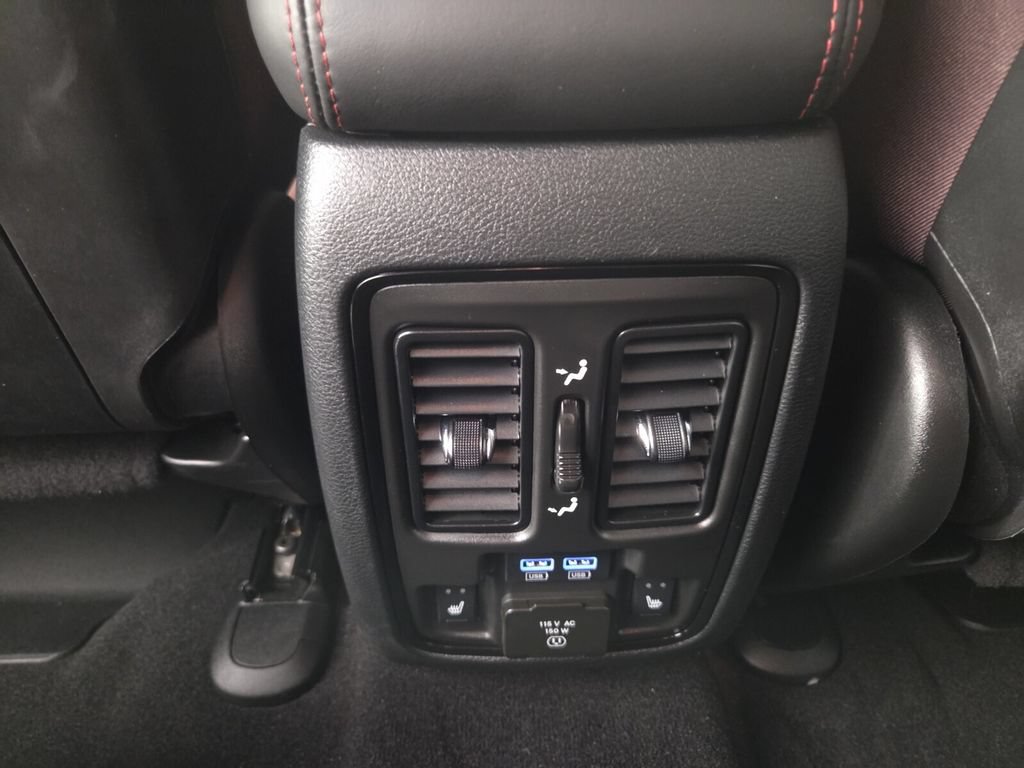 Used 2025 Dodge Durango GT AWD/4WD image 24