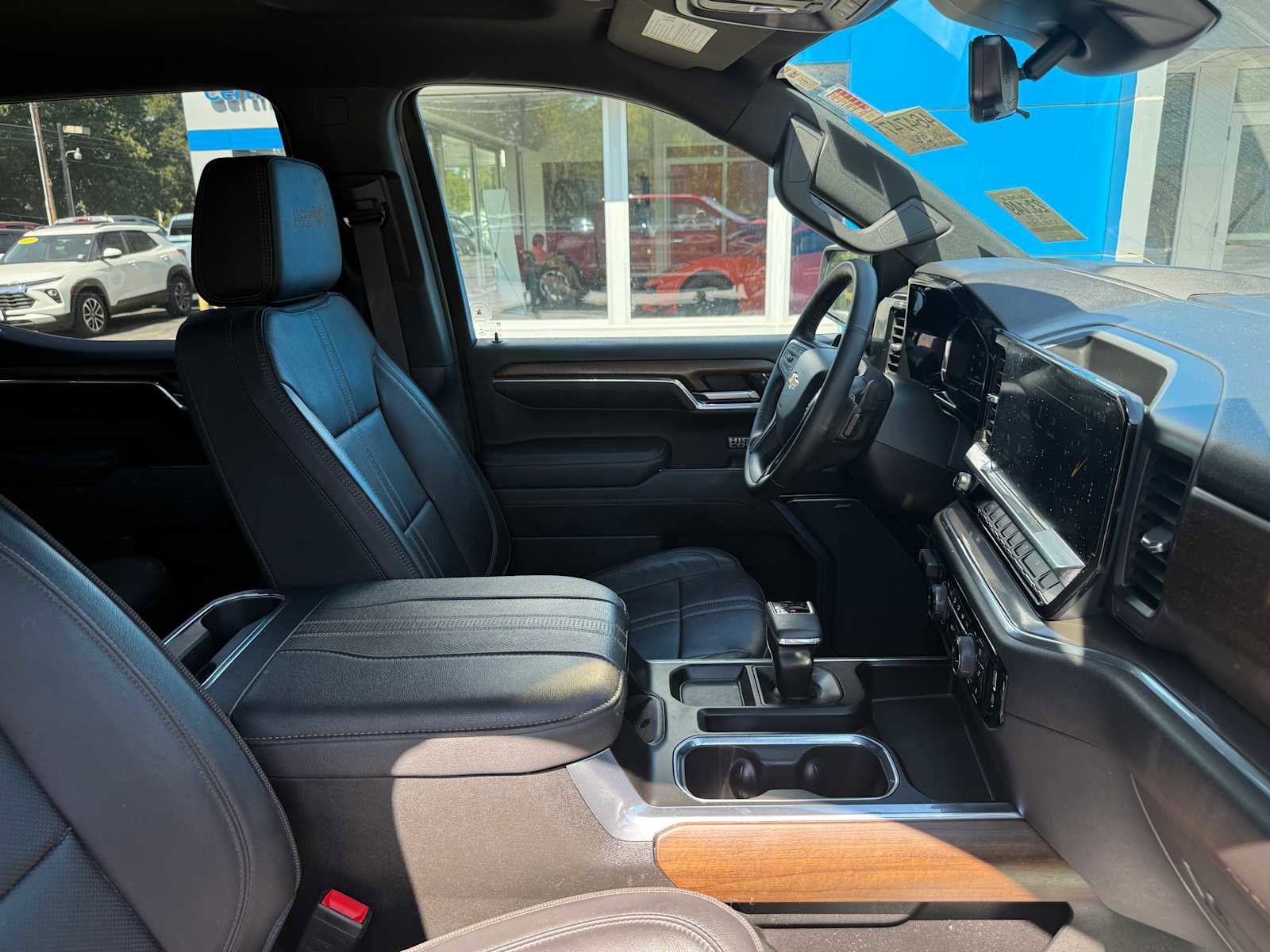 Used 2023 Chevrolet Silverado 1500 High Country w/ Technology Package image 46