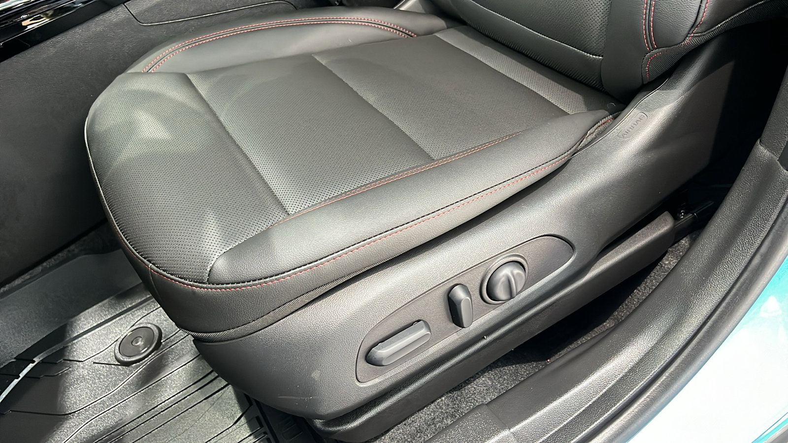 New 2025 Chevrolet Trax RS w/ Driver Confidence Package image 15