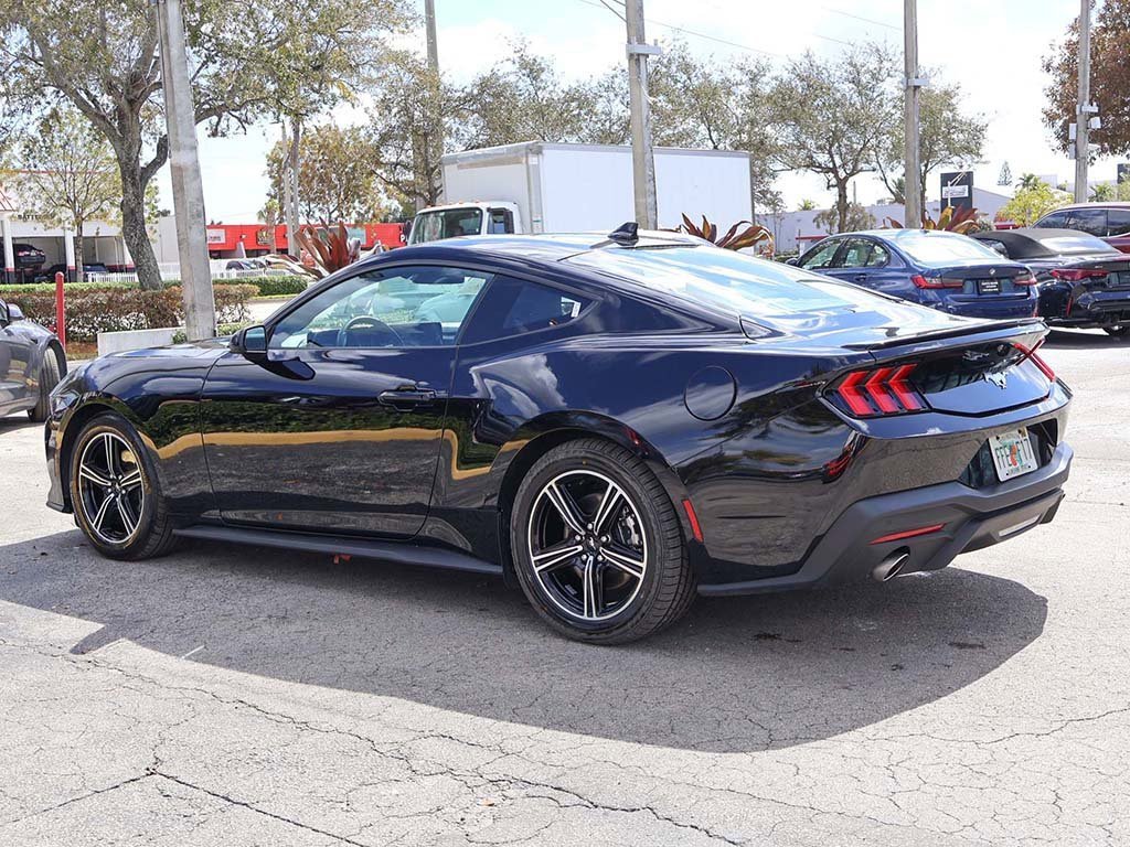 Used 2025 Ford Mustang Premium image 9