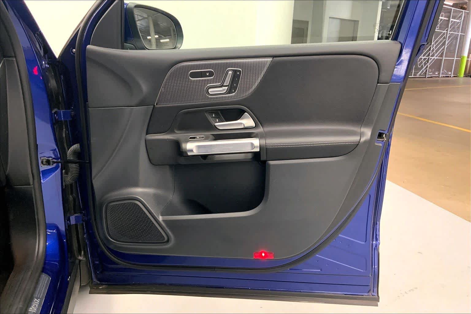 Certified 2022 Mercedes-Benz GLB 250 4MATIC image 9