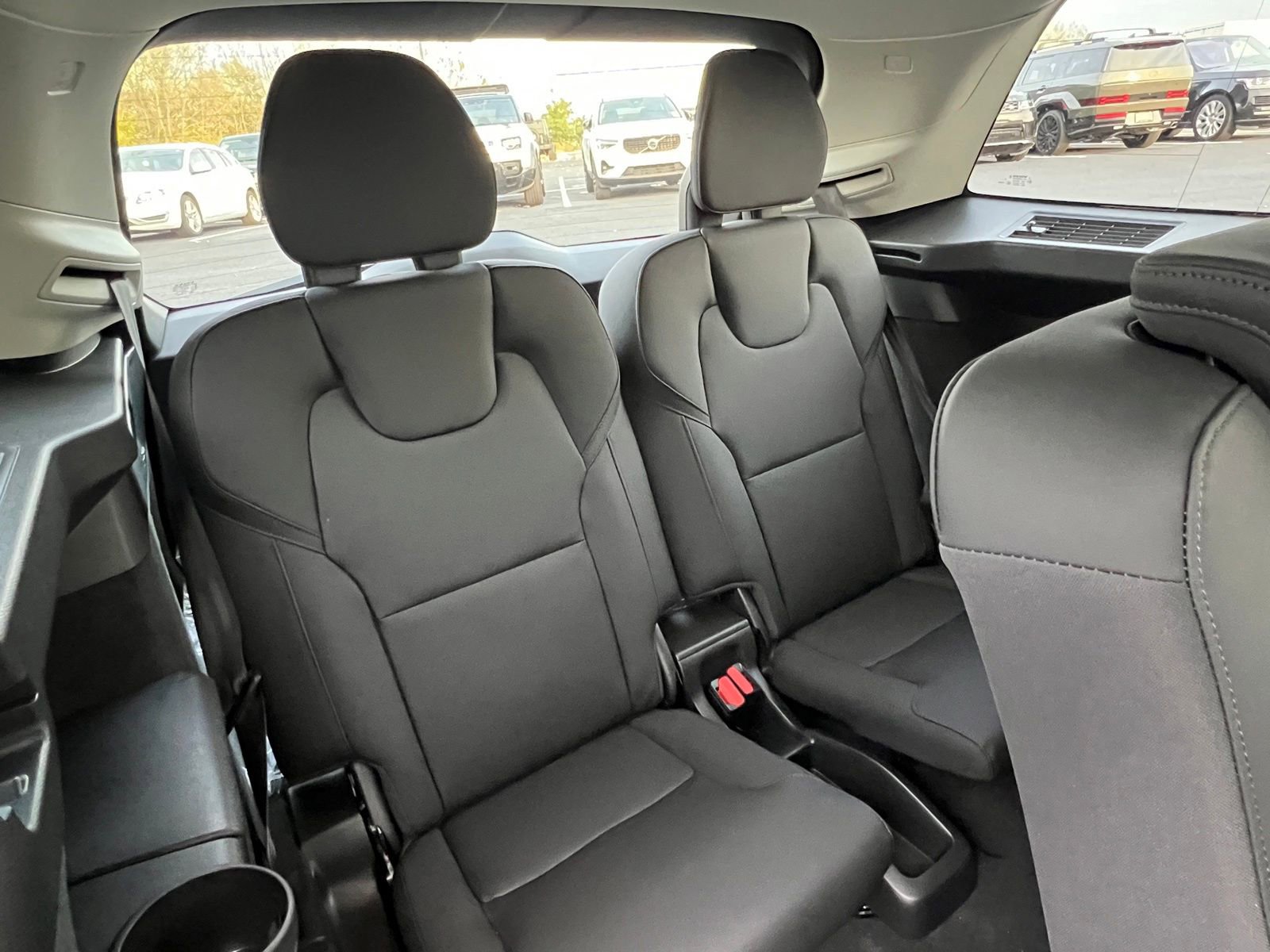 New 2026 Volvo XC90 B6 Plus w/ Protection Package Premier image 16