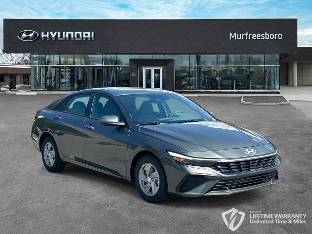 New 2026 Hyundai Elantra SE FWD image 3