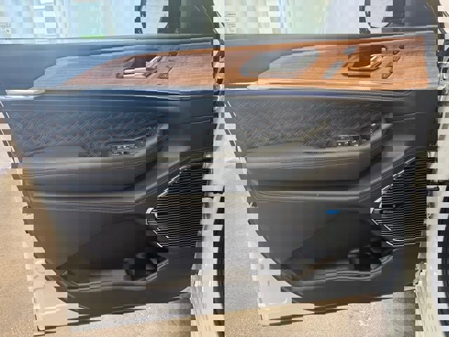 New 2025 Jeep Grand Cherokee Summit image 6