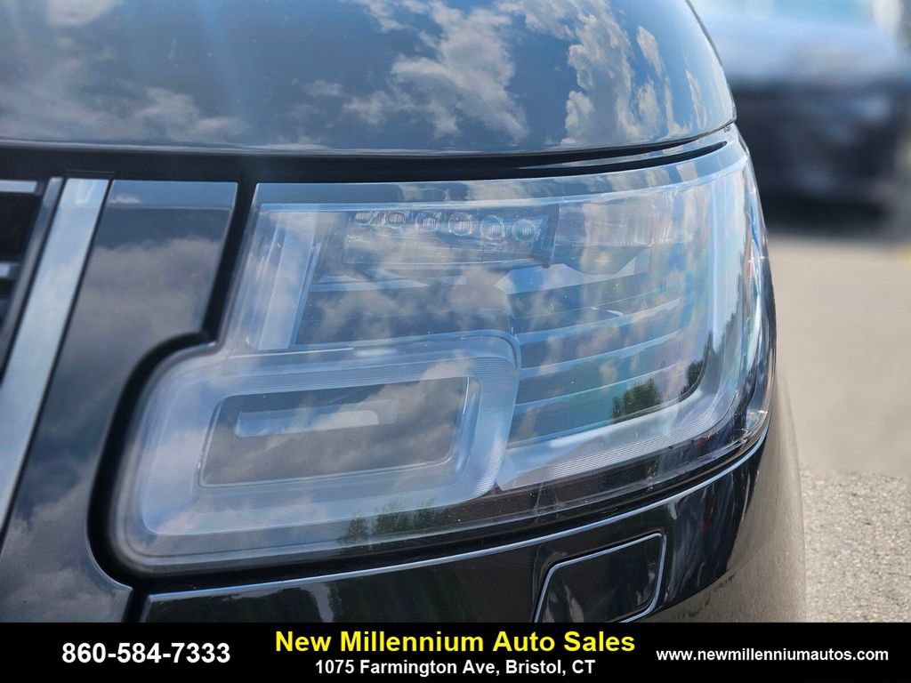 Used 2021 Land Rover Range Rover Long Wheelbase Autobiography image 10