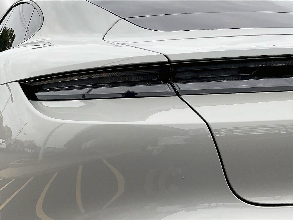 Used 2021 Porsche Taycan Turbo S w/ Premium Package AWD/4WD image 21