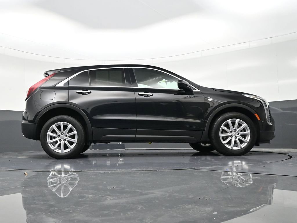 Used 2022 Cadillac XT4 Luxury w/ Driver Awareness Package image 26