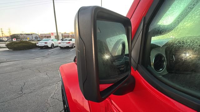 Used 2025 Jeep Wrangler Unlimited Sahara w/ Safety Group AWD/4WD image 38