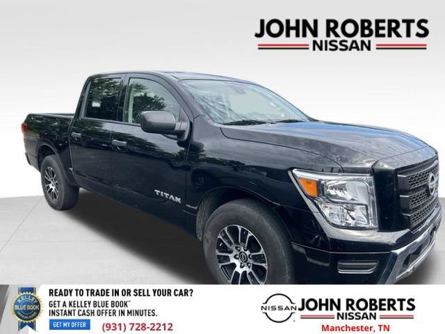 Used 2024 Nissan Titan SV RWD image 2