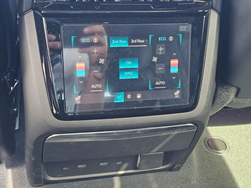 Used 2026 Cadillac Escalade IQL Luxury AWD/4WD image 19