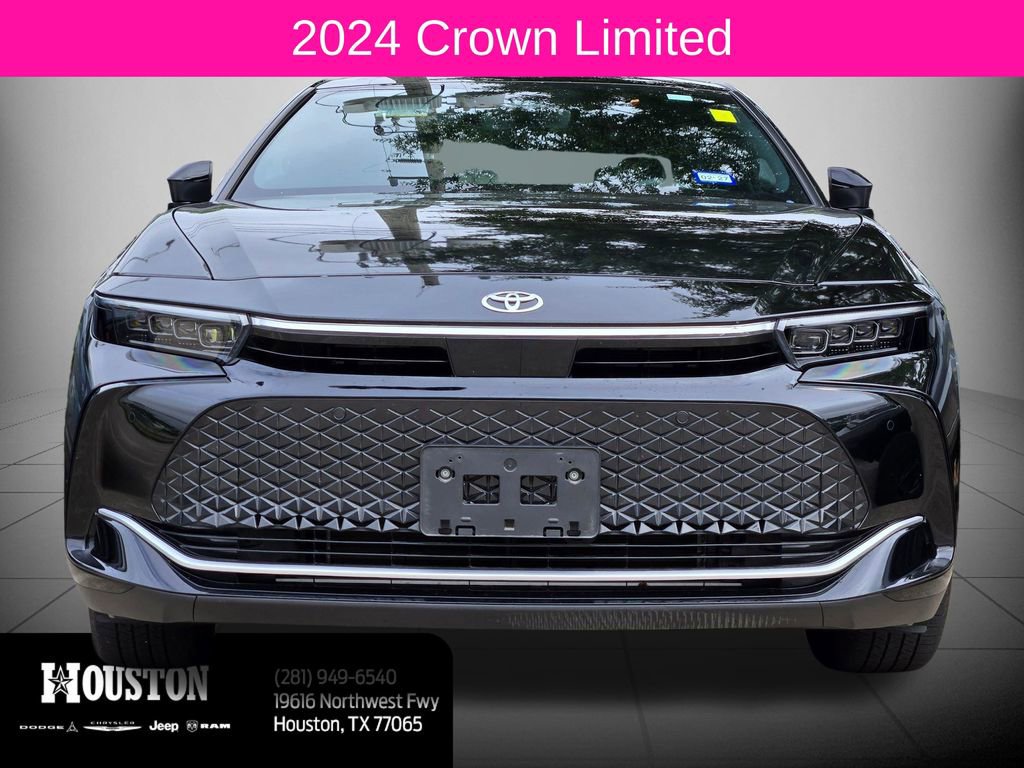 Used 2024 Toyota Crown Limited image 2
