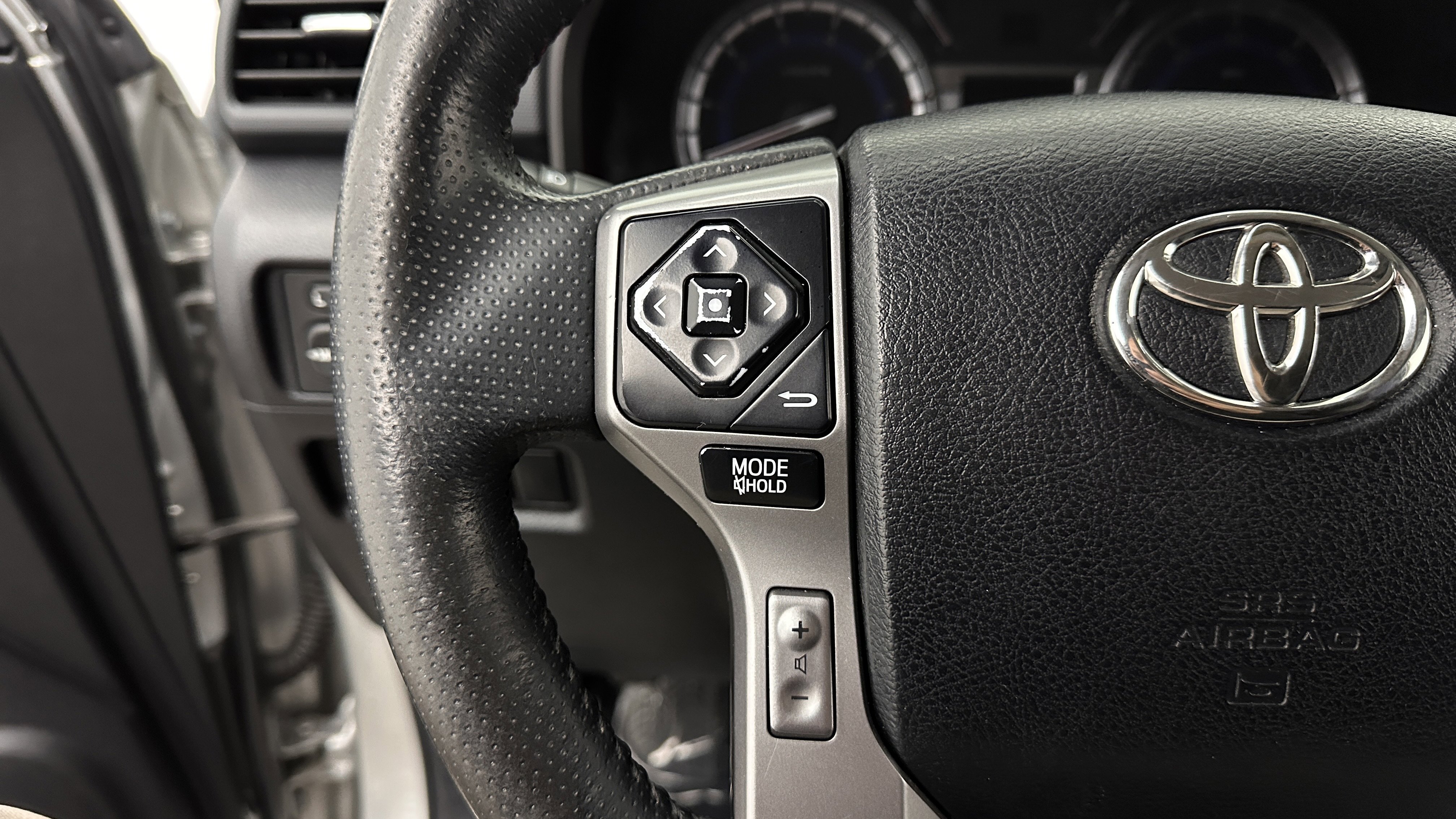 Used 2017 Toyota 4Runner SR5 image 18