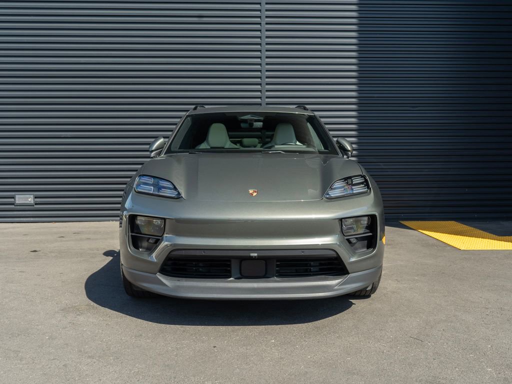 Used 2024 Porsche Macan 4 Electric image 6