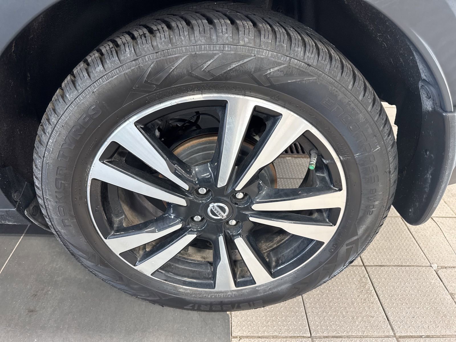 Certified 2020 Nissan Kicks SV FWD image 5