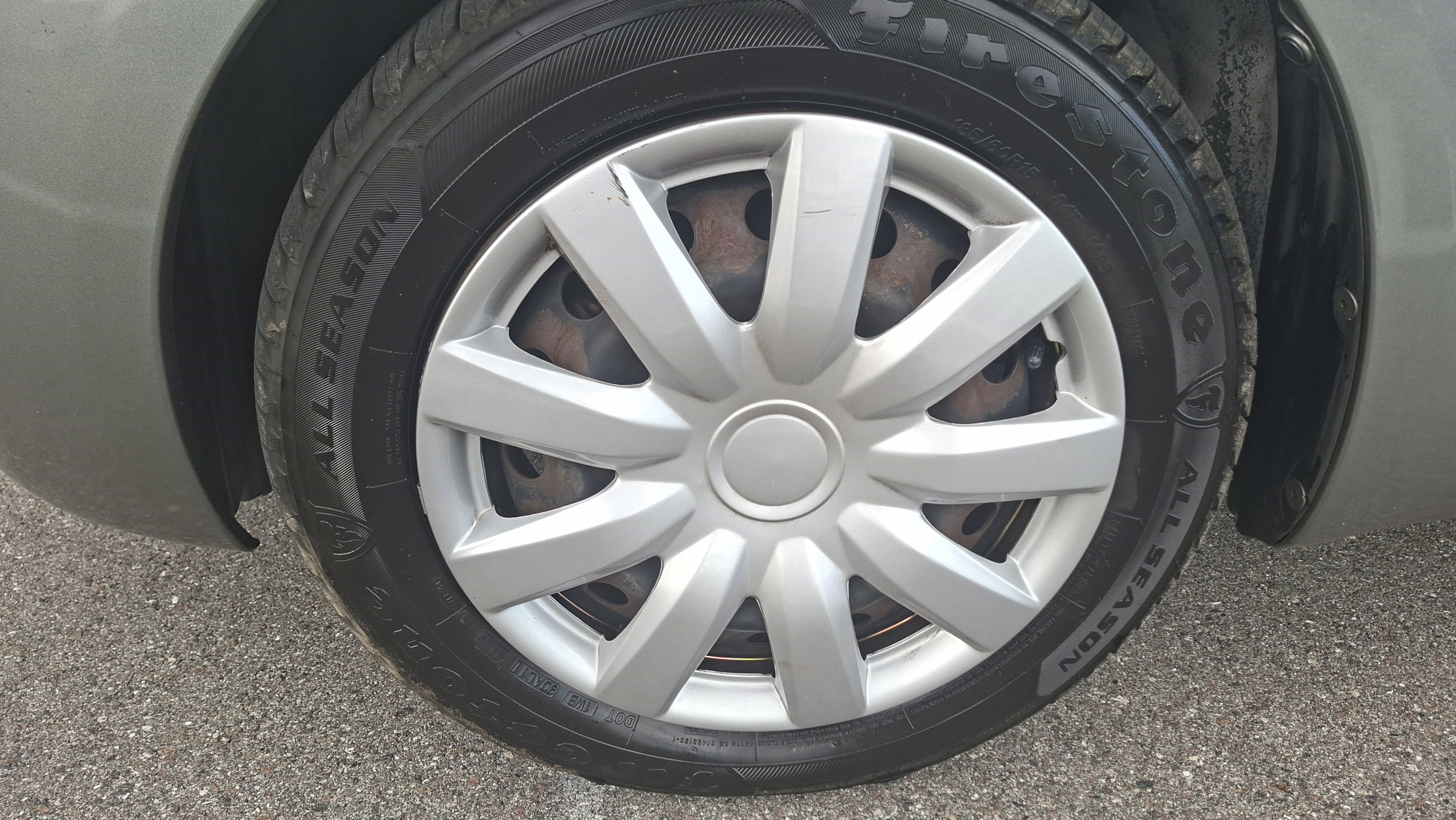 Used 2009 Toyota Yaris 2-Door Hatchback FWD image 22