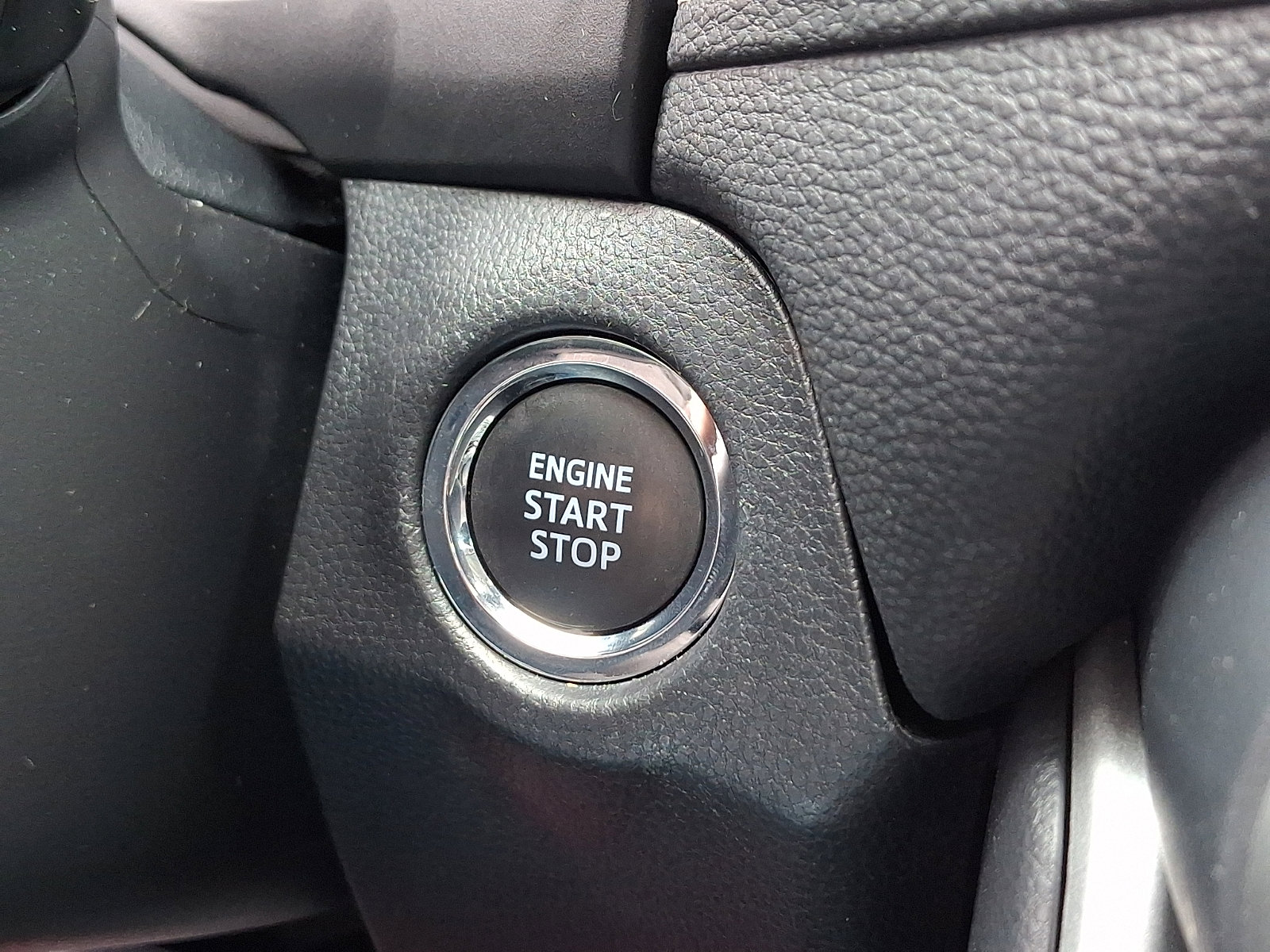 Used 2025 Toyota RAV4 XLE Premium w/ Weather Package AWD/4WD image 25