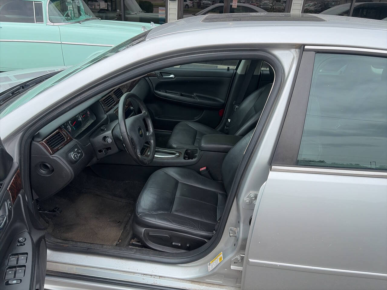 Used 2012 Chevrolet Impala LTZ FWD image 9