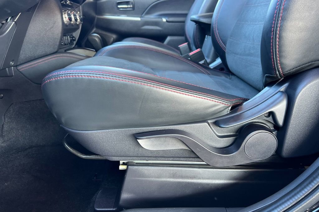 Used 2024 Mitsubishi Outlander Sport AWD image 19