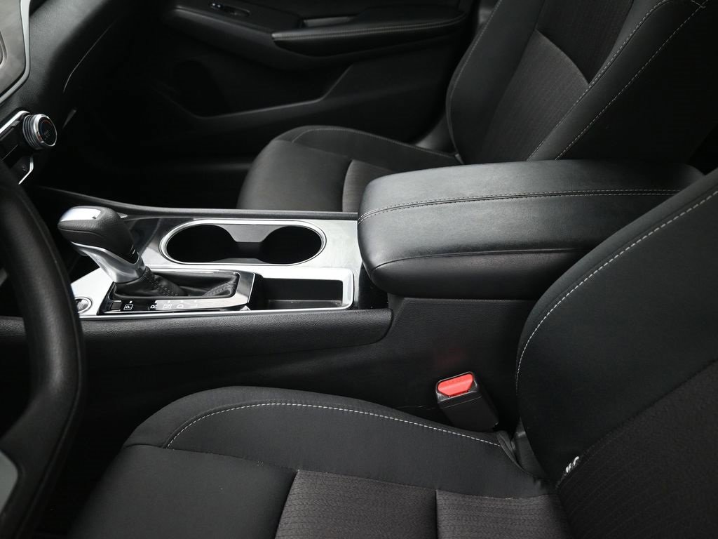 Used 2024 Nissan Altima 2.5 SV image 21