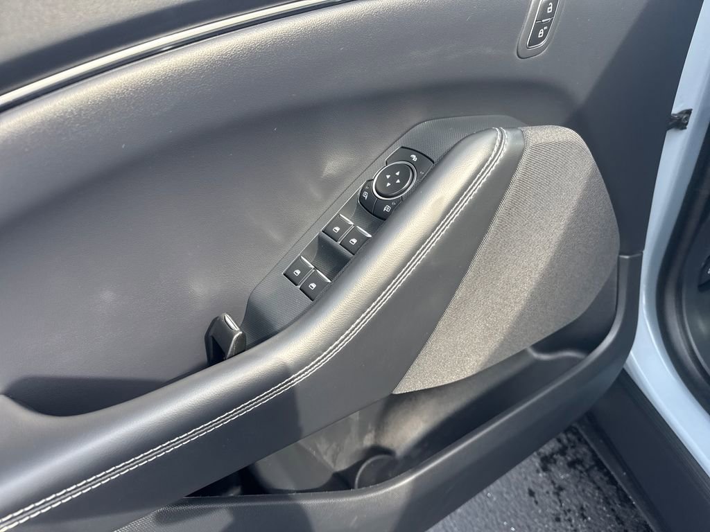 Used 2025 Ford Mustang Mach-E Select image 27