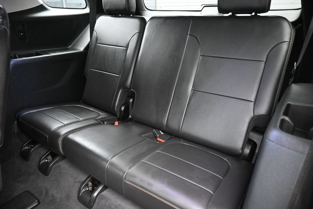Used 2020 Chevrolet Traverse LT w/ LT Premium Package FWD image 21