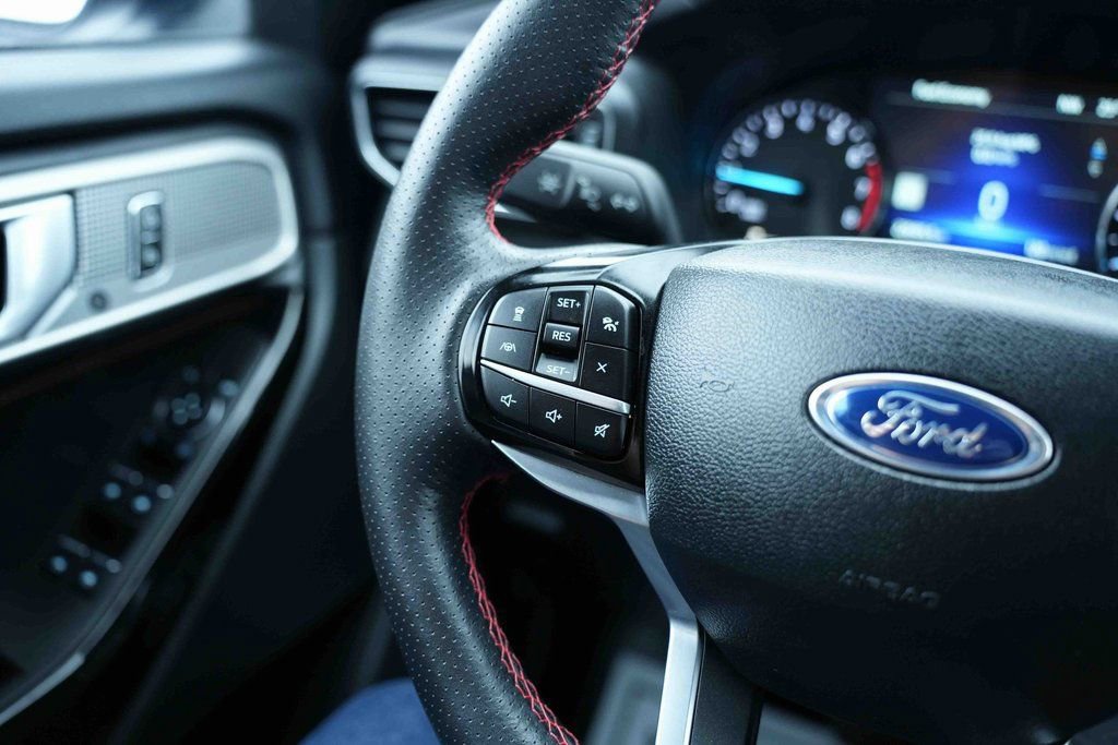 Used 2023 Ford Explorer ST-Line image 29