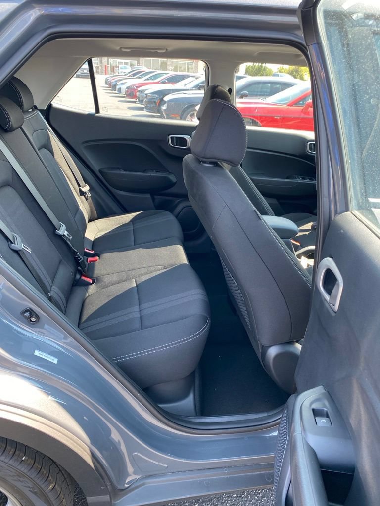 Used 2026 Hyundai Venue SEL FWD image 5