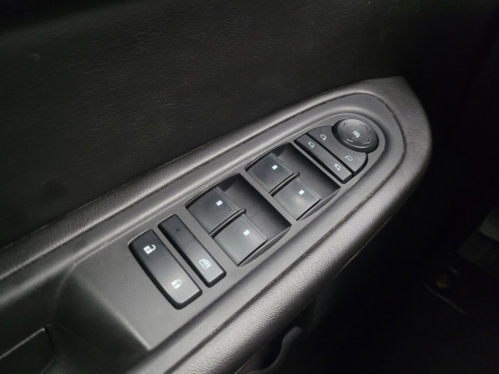 Used 2015 Chevrolet Traverse LTZ FWD image 27