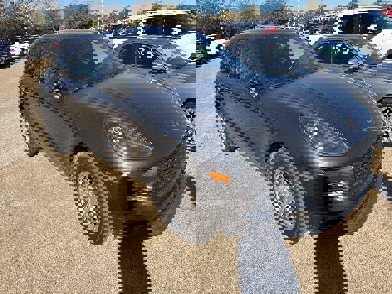 Used 2020 Porsche Macan Base w/Navigation/Power Liftga image 3