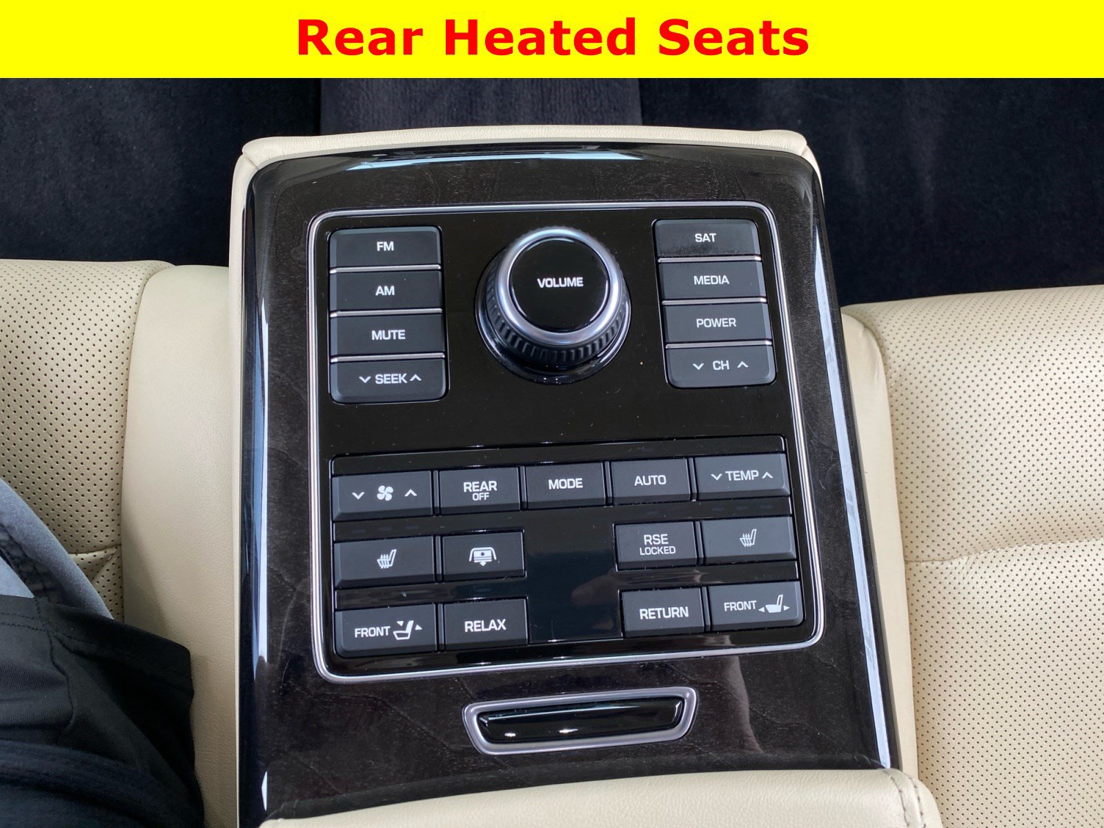 Used 2016 Hyundai Equus Signature RWD image 12