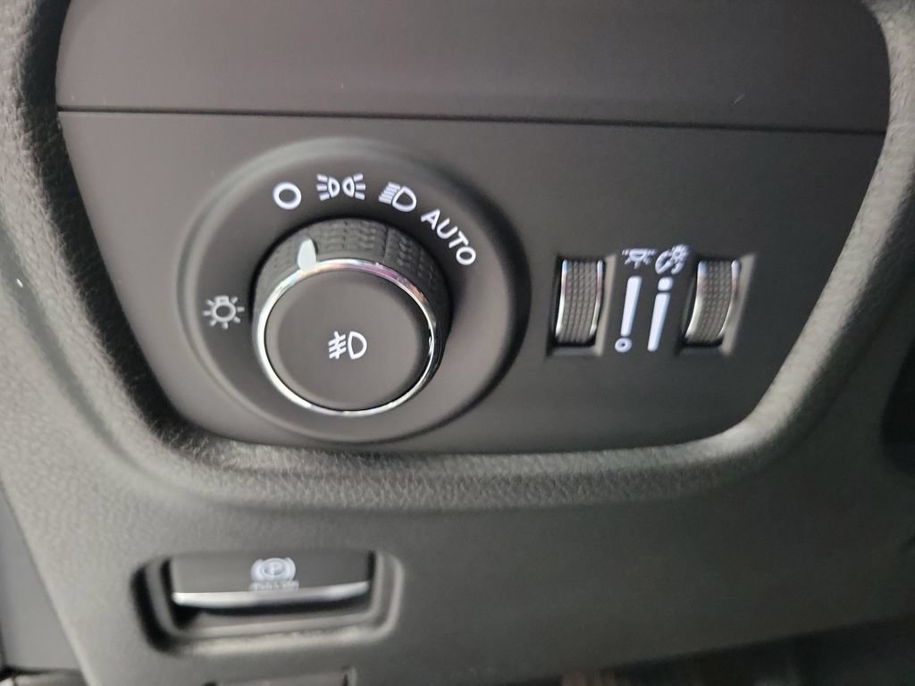 New 2026 Jeep Grand Cherokee L Limited AWD/4WD image 14